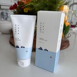 Round Lab dokdo cleanser